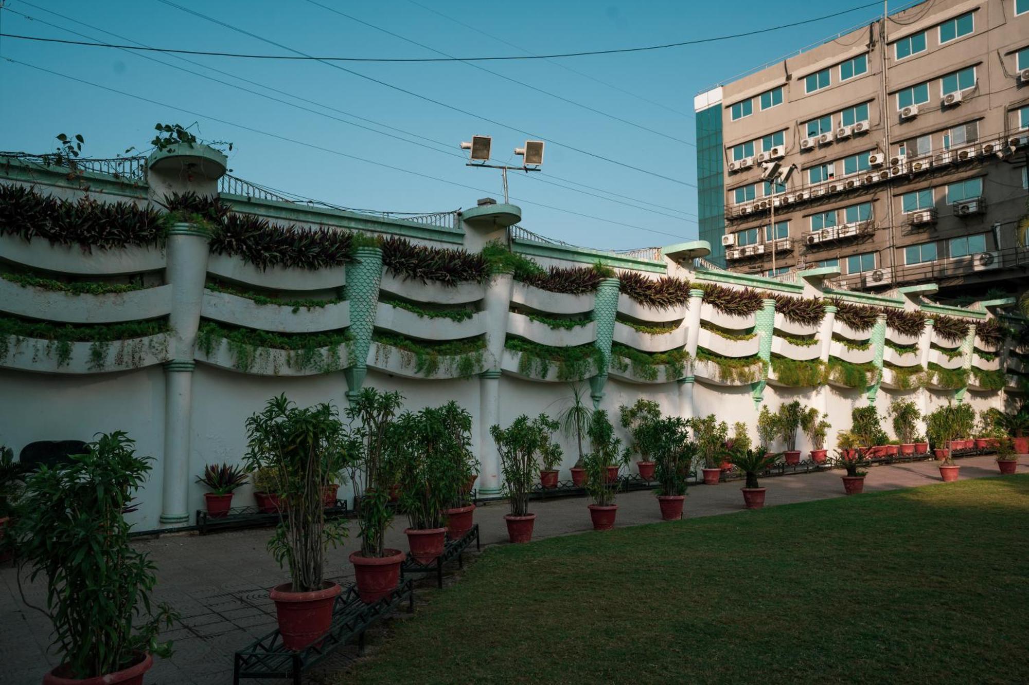Hotel Girdhar Mahal Indore Exteriör bild